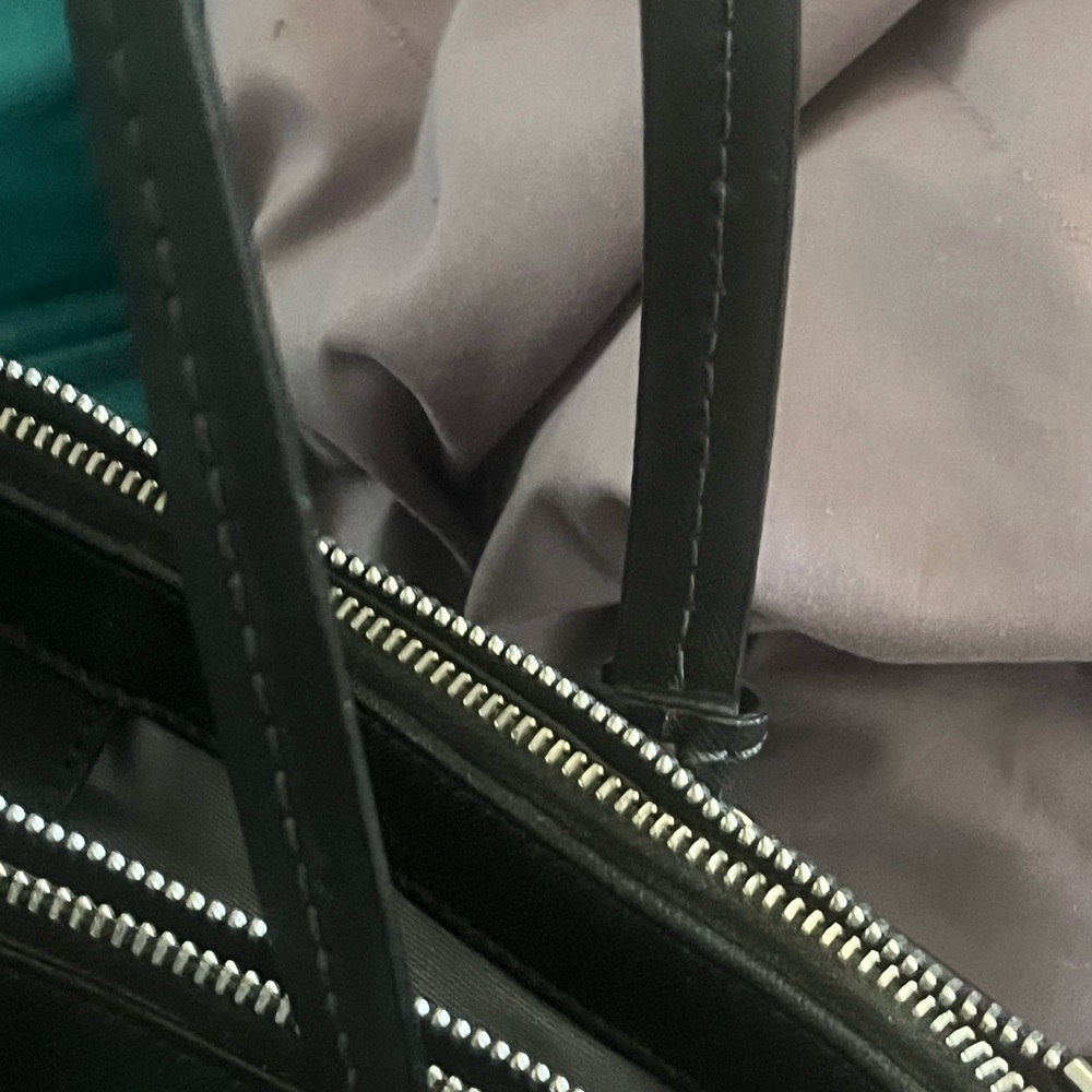 Authentic Coach Peyton Leather Double-zip Carryall. F25669 - Picture 11 of 15